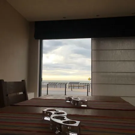 Deluxe With Shared Pool * Oostende