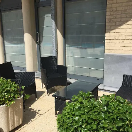 Apartment Deluxe With Shared Pool *