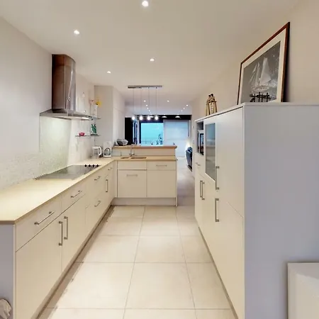 Apartment Deluxe With Shared Pool Ostende