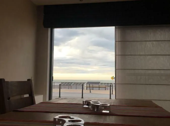 Deluxe With Shared Pool * Ostend