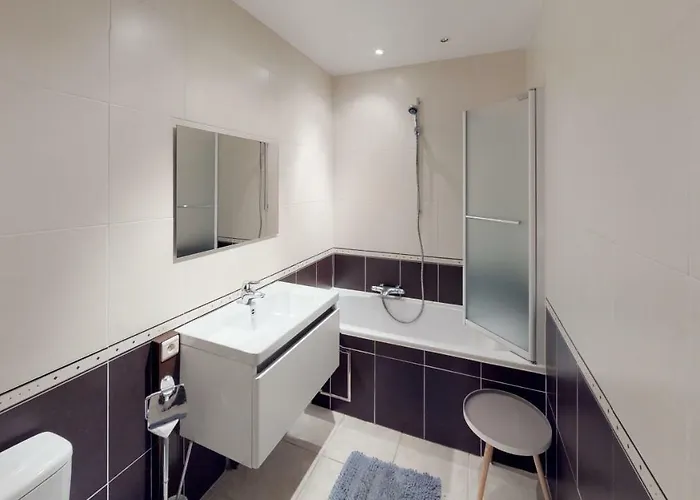 Deluxe With Shared Pool *